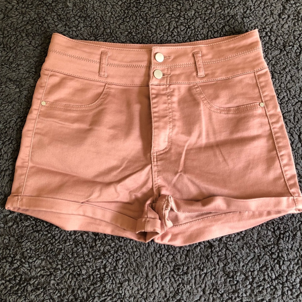 High-wasted shorts